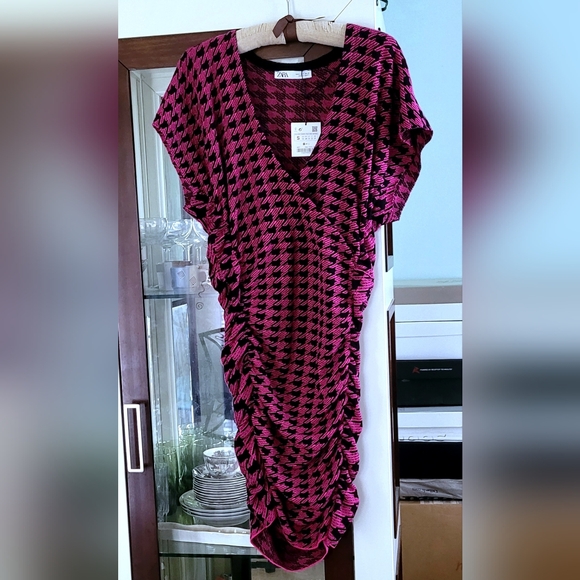 NWT Zara Mini Dress ❤️ - Picture 2 of 6